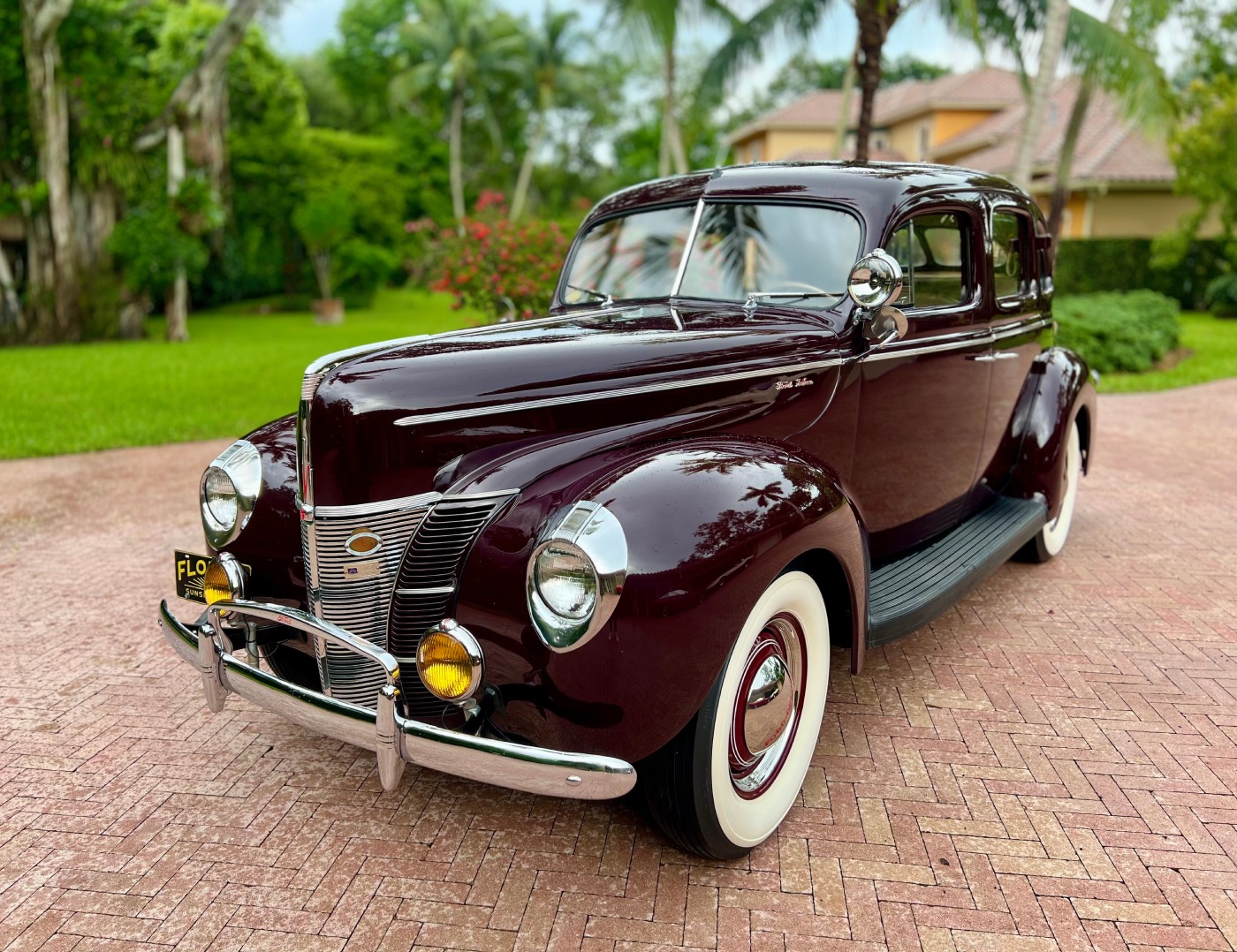 Memory Lane_1940 Ford Deluxe Sedan_2