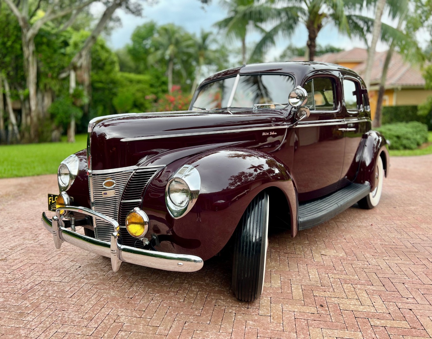 Memory Lane_1940 Ford Deluxe Sedan_3
